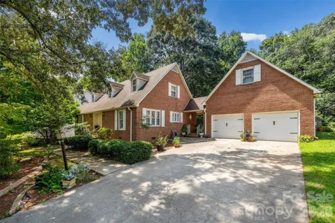 208 Eastwood Drive