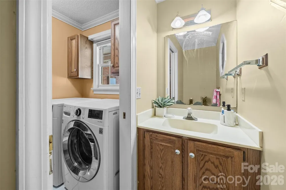 208 Eastwood Drive Salisbury, NC 28146