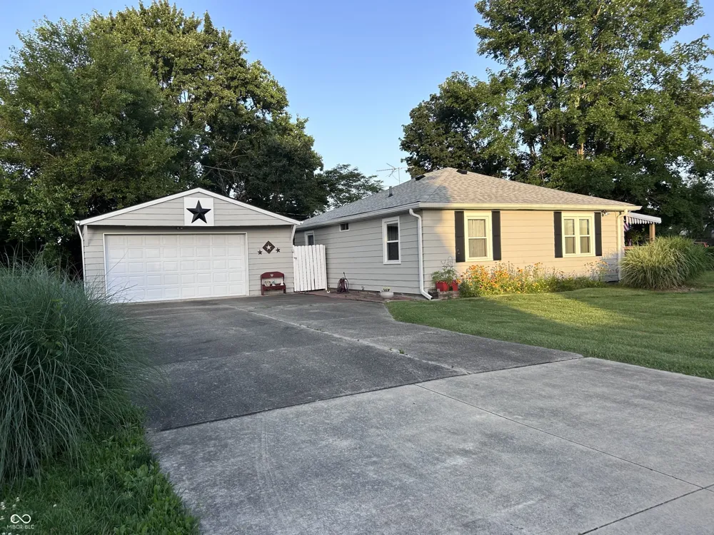 906 Harlan Street Plainfield, IN 46168