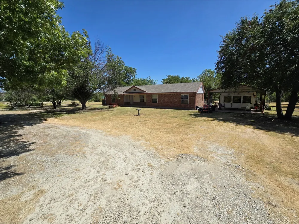 6474 Bear Run Drive Sanger, TX 76266