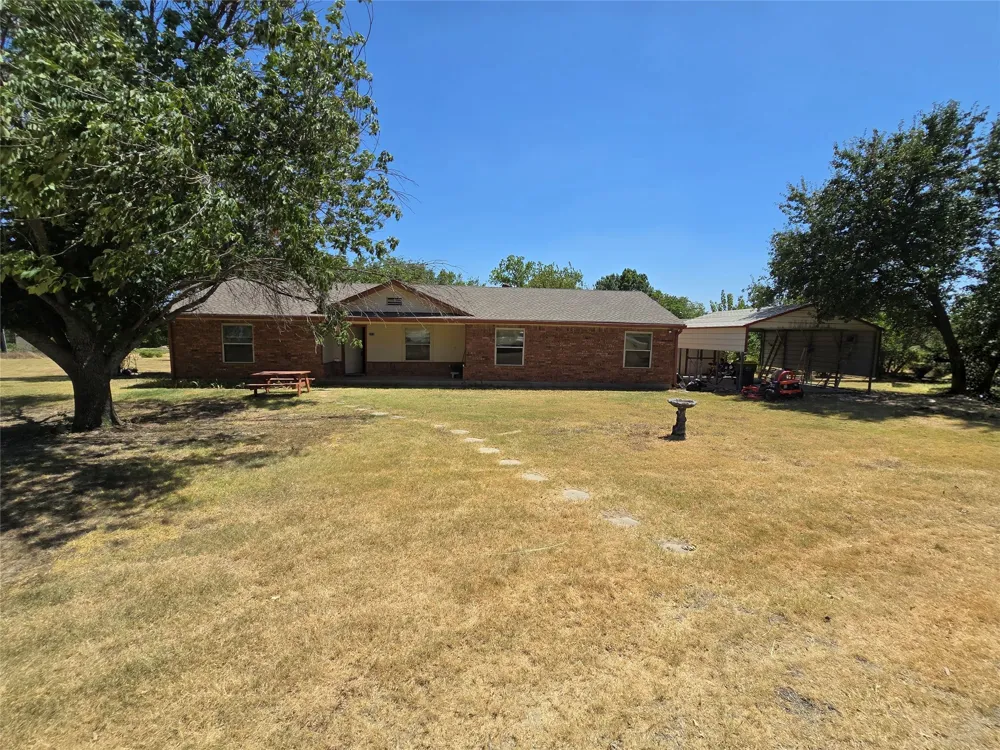 6474 Bear Run Drive Sanger, TX 76266