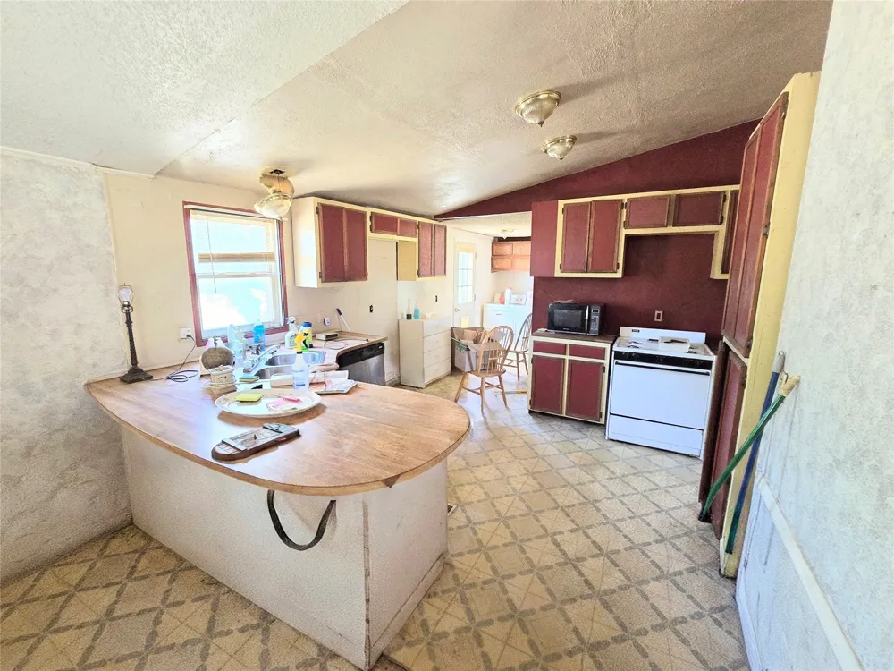 6474 Bear Run Drive Sanger, TX 76266