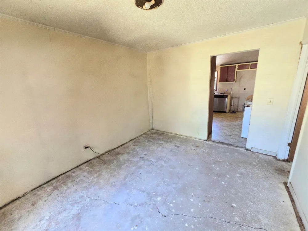 6474 Bear Run Drive Sanger, TX 76266