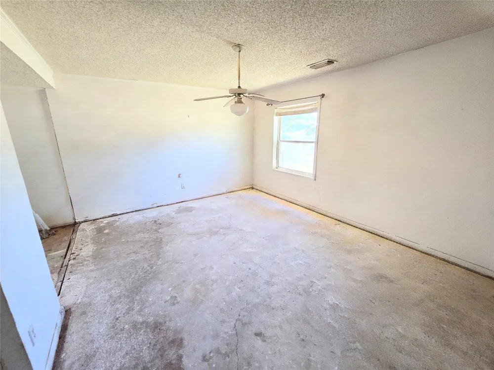 6474 Bear Run Drive Sanger, TX 76266