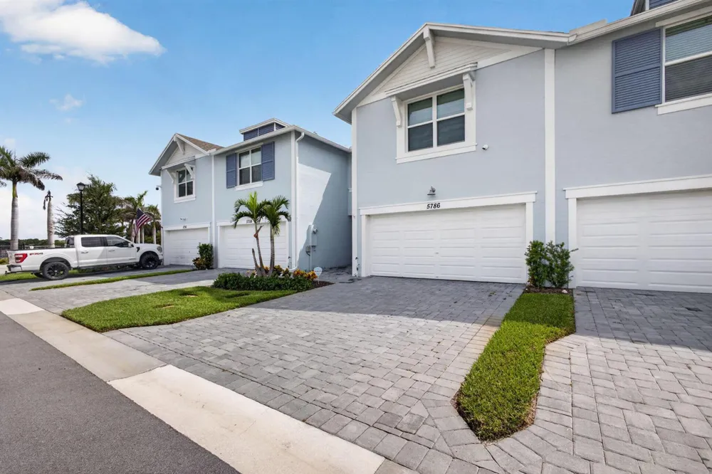 5786 SE Edgewater Circle Stuart, FL 34997