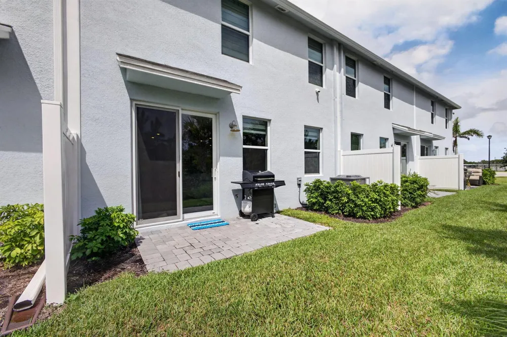 5786 SE Edgewater Circle Stuart, FL 34997