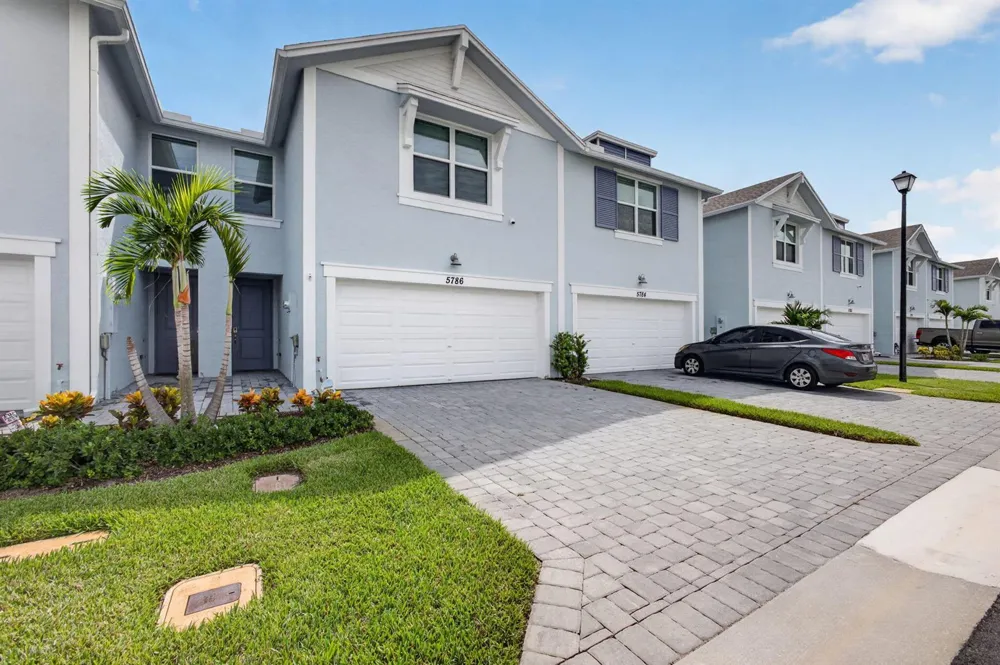 5786 SE Edgewater Circle Stuart, FL 34997