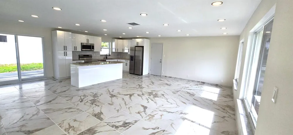 303 SW 33RD TERRACE Deerfield Beach, FL 33442