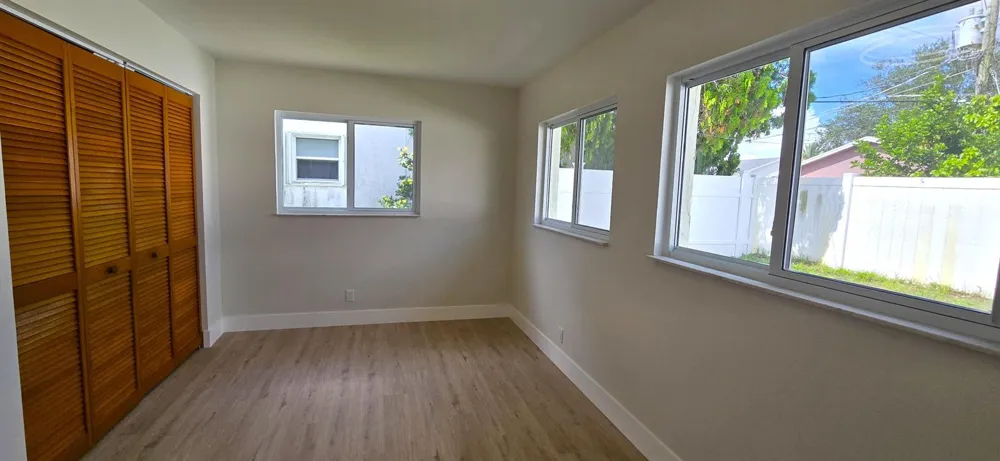 303 SW 33RD TERRACE Deerfield Beach, FL 33442