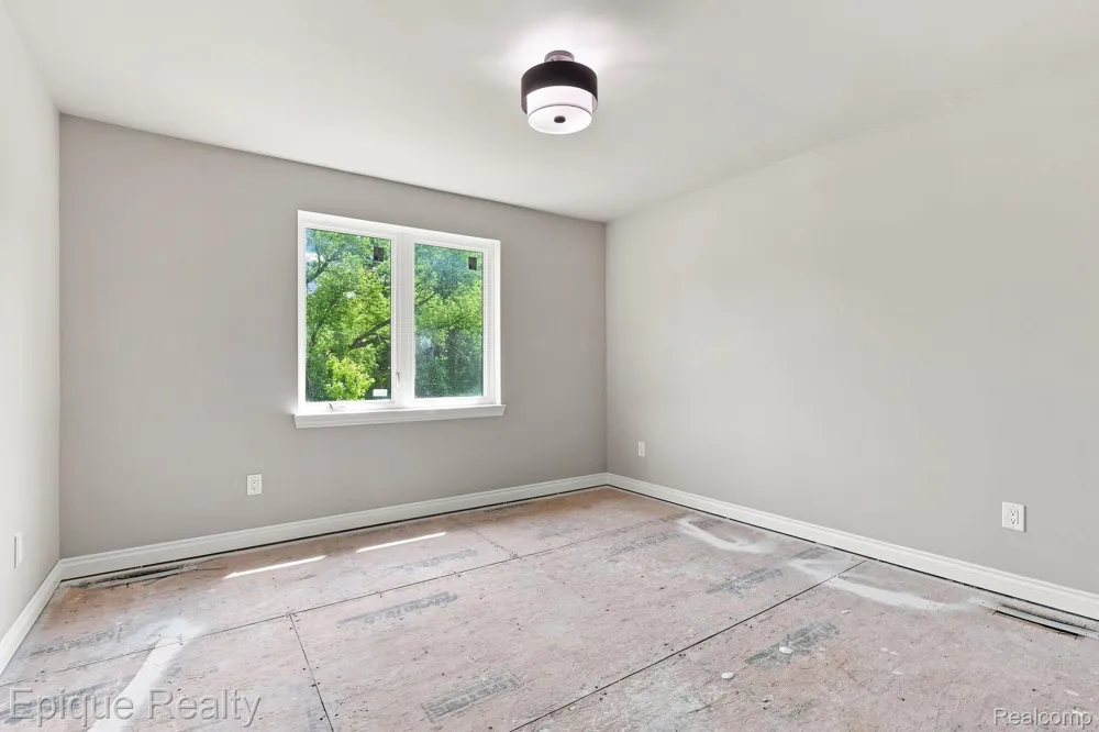 3377 Brookdale Lane #13 Orion Charter Township, MI 48360