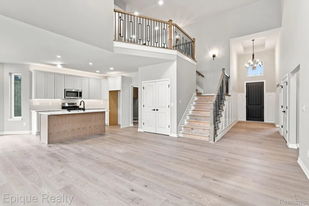 3377 Brookdale Lane #13 Orion Charter Township, MI 48360