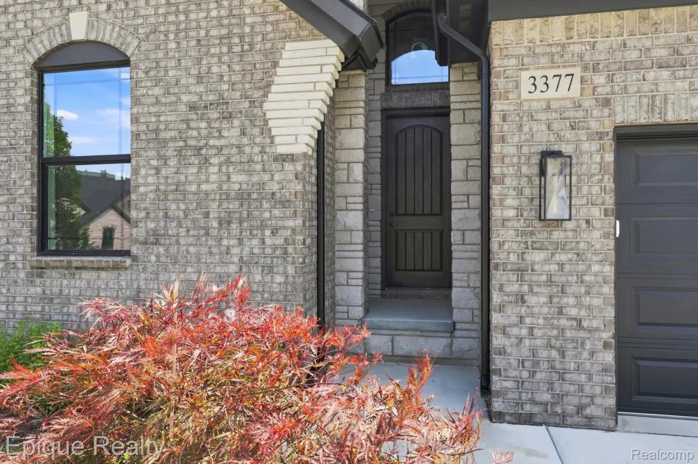 3377 Brookdale Lane #13 Orion Charter Township, MI 48360