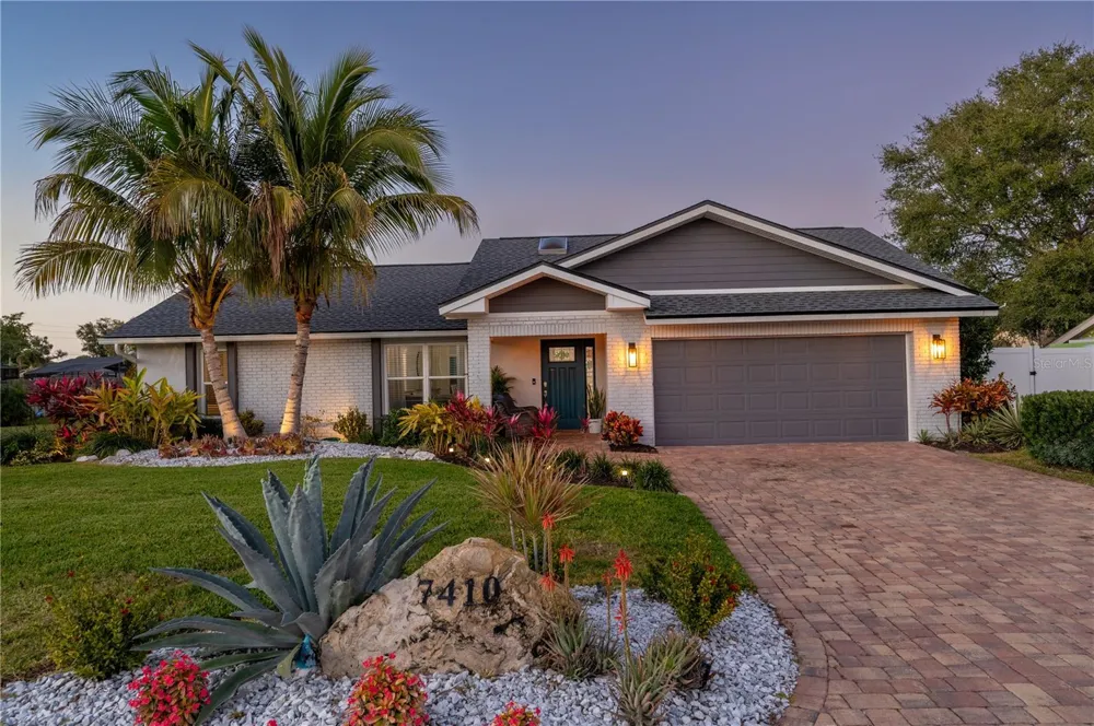 7410 2ND AVENUE NW Bradenton, FL 34209