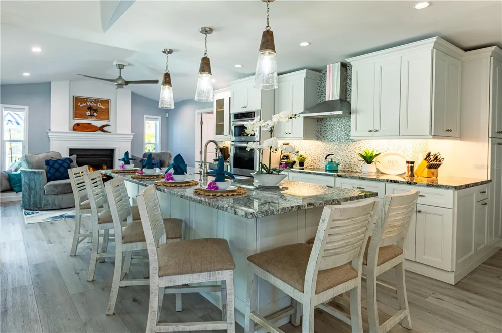 7410 2ND AVENUE NW Bradenton, FL 34209