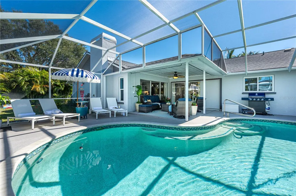 7410 2ND AVENUE NW Bradenton, FL 34209