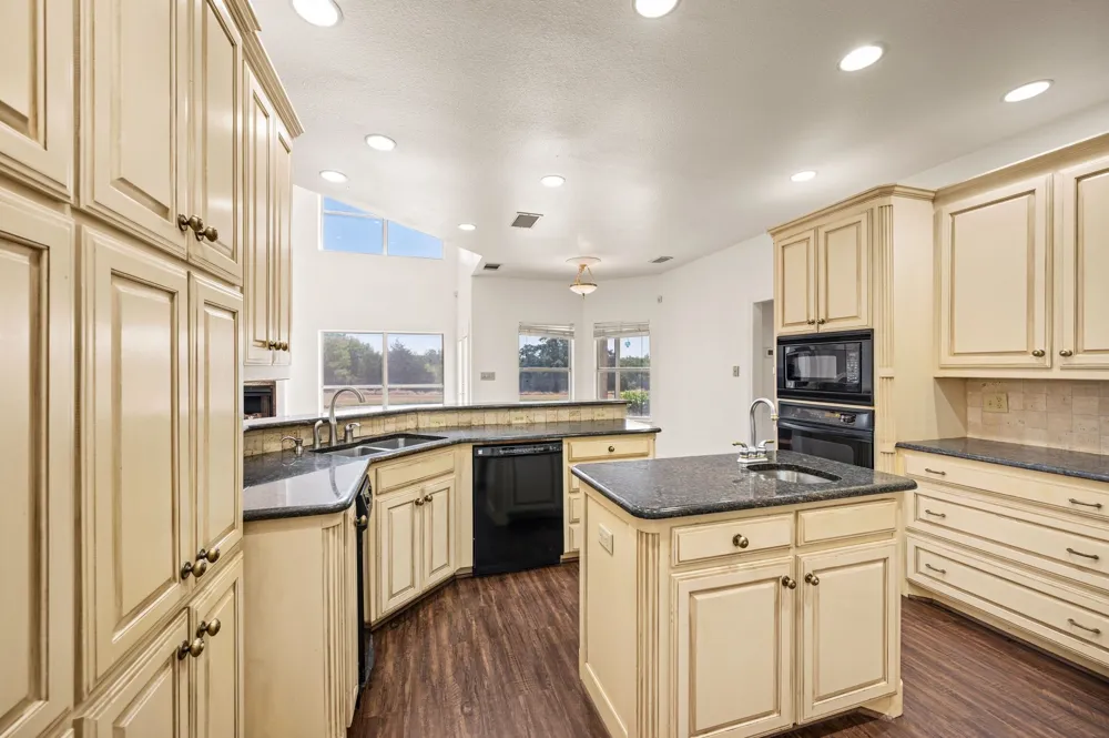 141 Blue Sky Drive Decatur, TX 76234