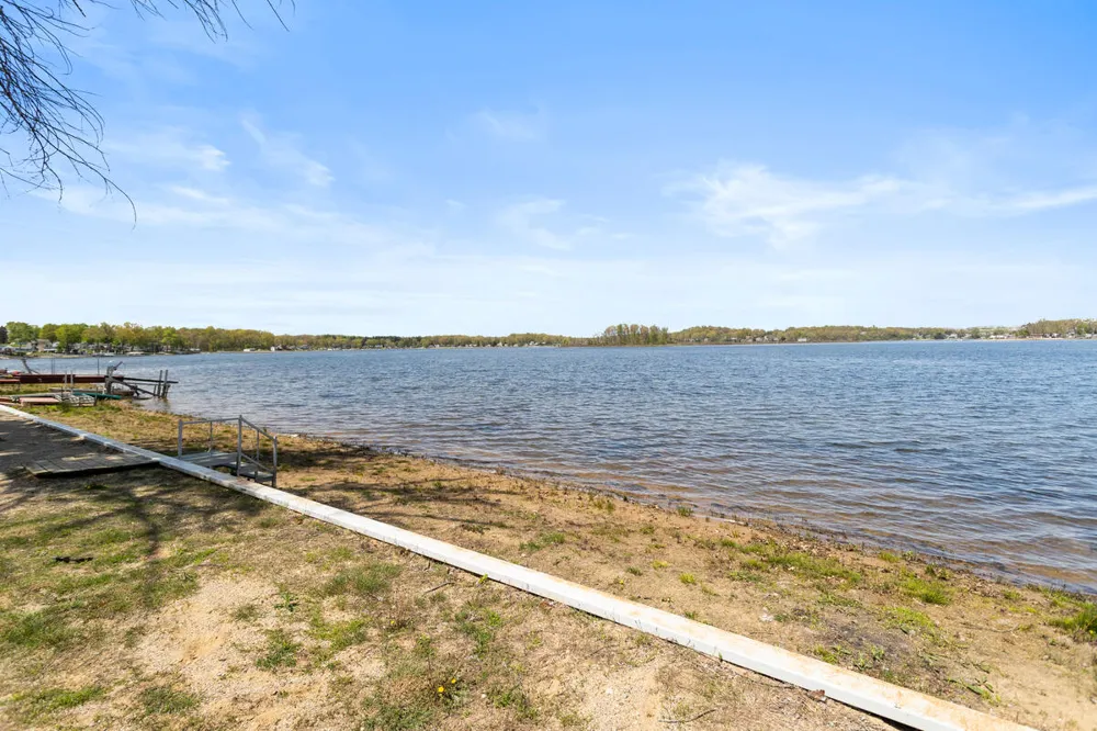 11334 E Shore Drive Barry Township, MI 49046