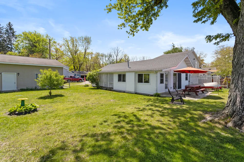11334 E Shore Drive Barry Township, MI 49046