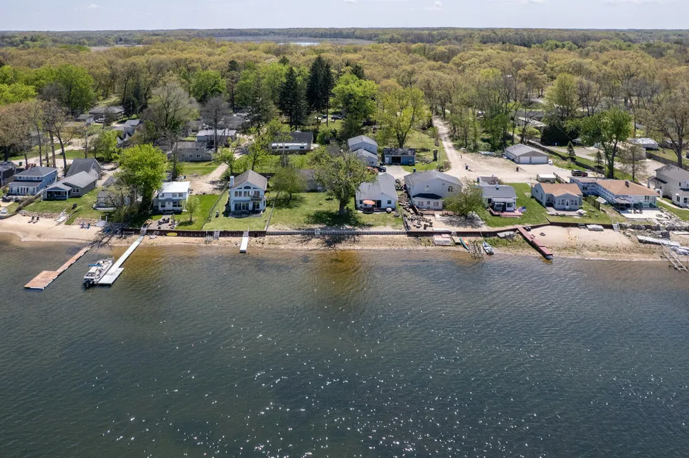 11334 E Shore Drive Barry Township, MI 49046