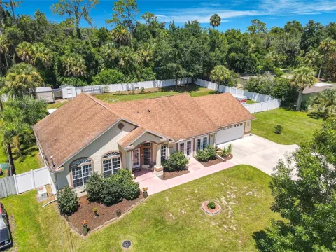 390 MAGNOLIA PLACE