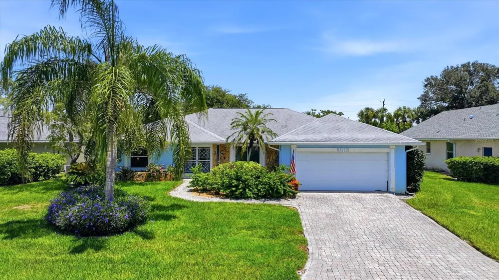 5015 86TH STREET COURT W Bradenton, FL 34210