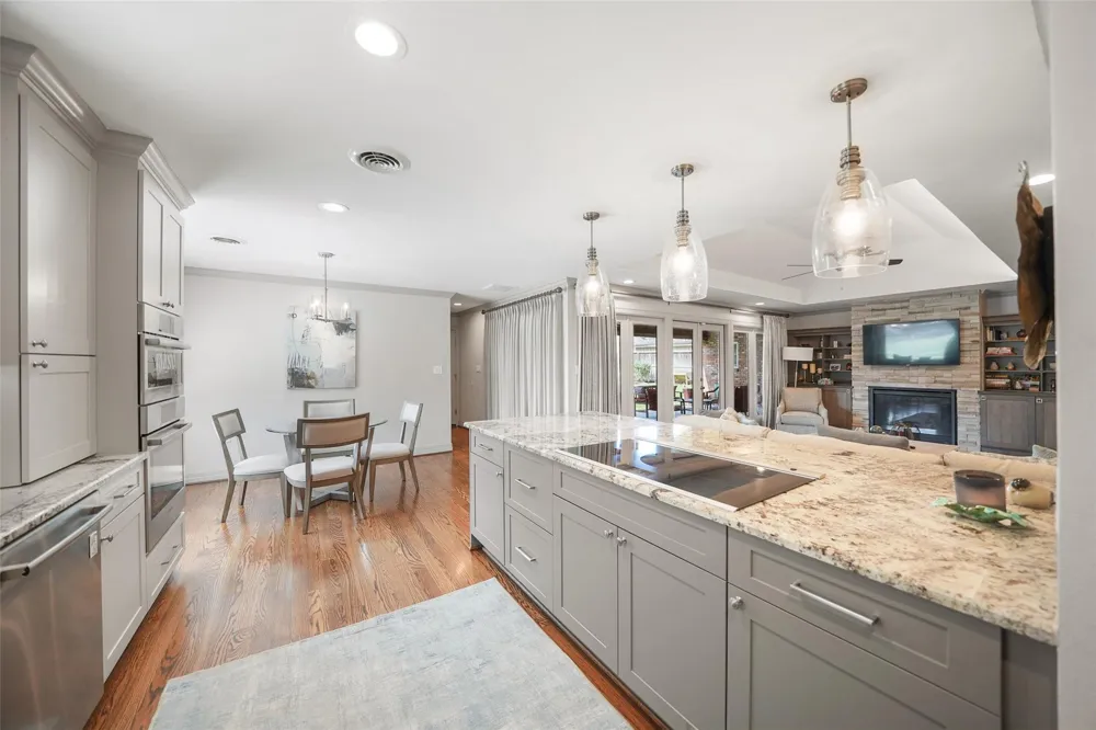 5058 Yarwell Drive Houston, TX 77096