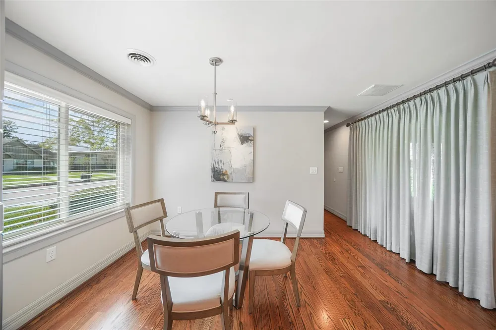 5058 Yarwell Drive Houston, TX 77096