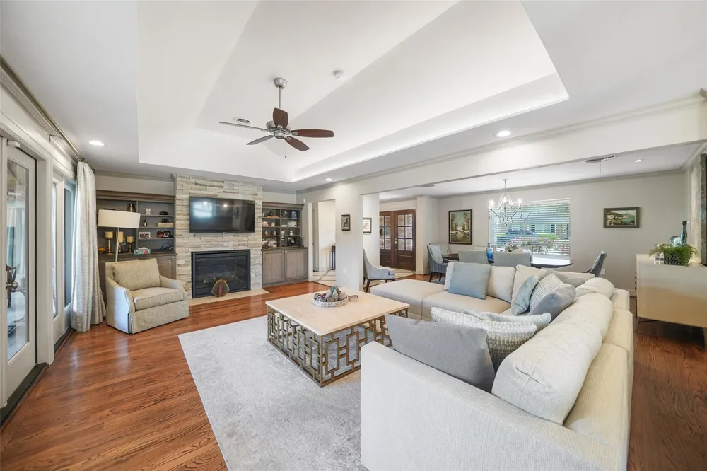 5058 Yarwell Drive Houston, TX 77096