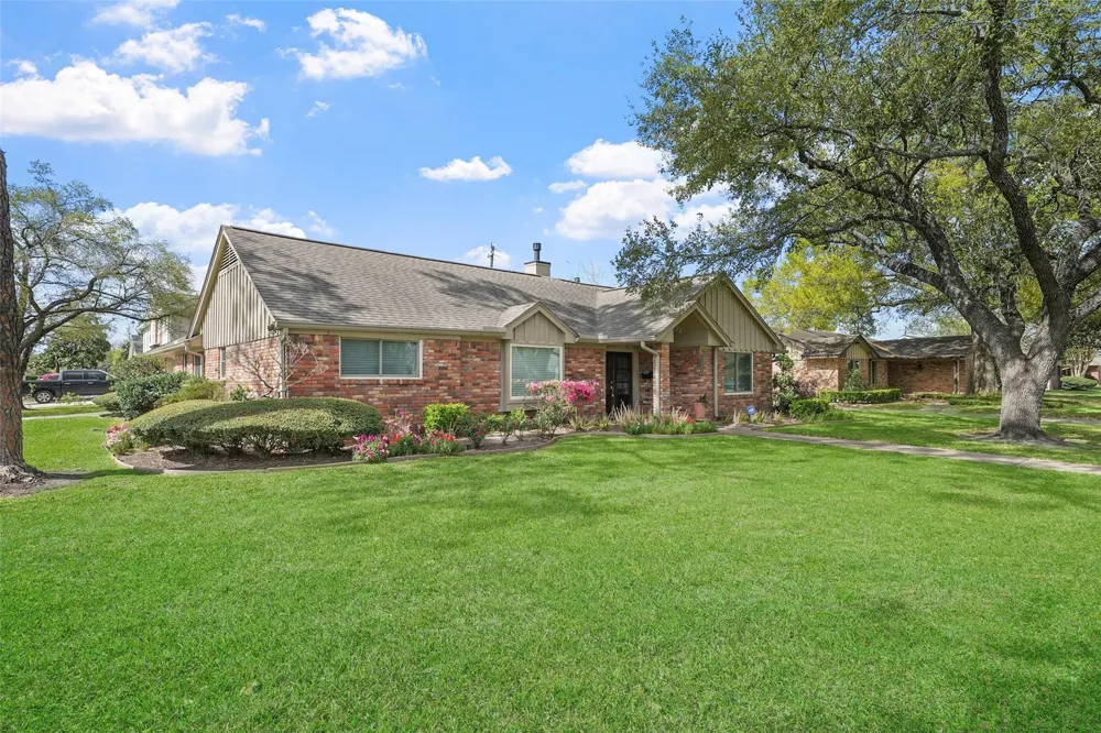 5058 Yarwell Drive Houston, TX 77096