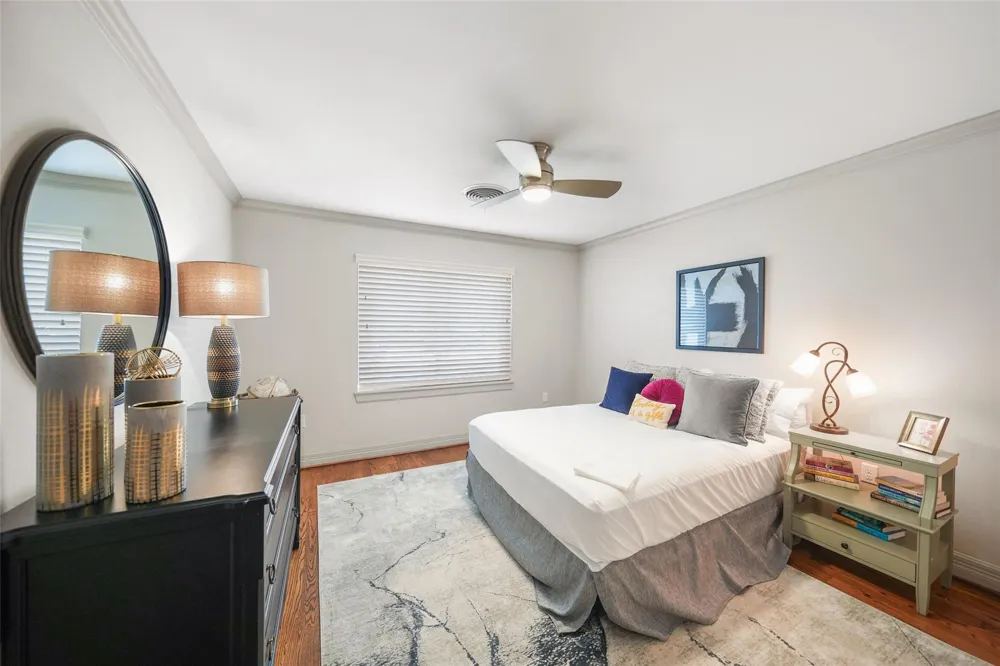 5058 Yarwell Drive Houston, TX 77096