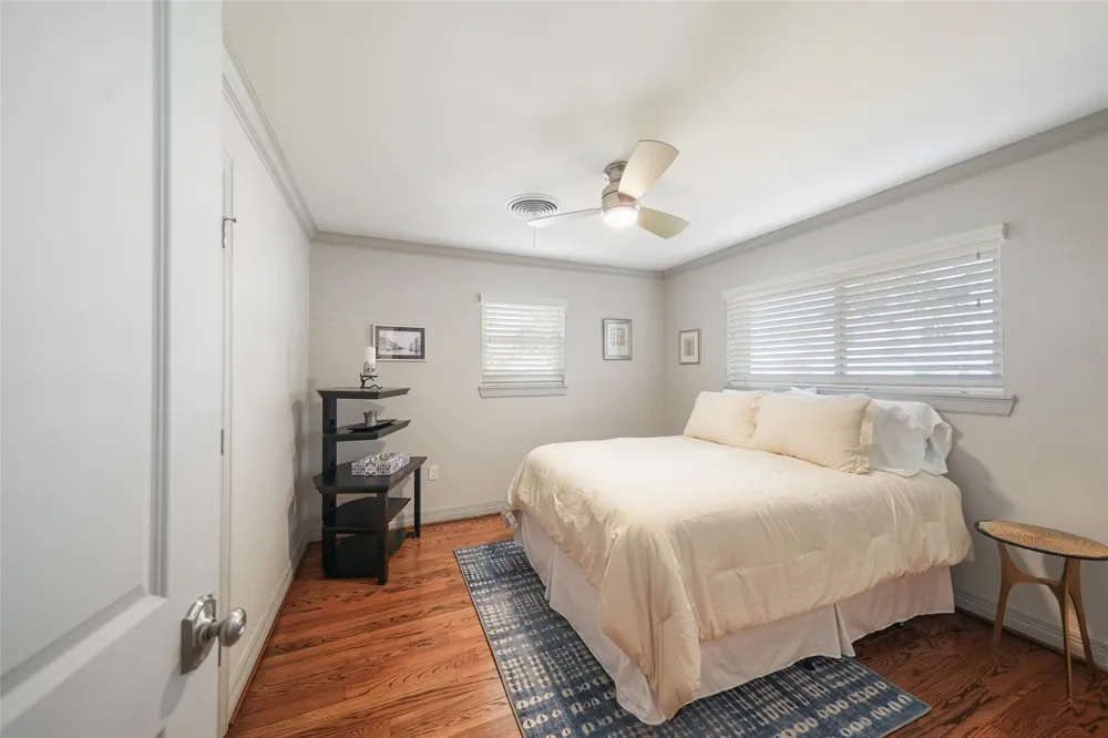 5058 Yarwell Drive Houston, TX 77096
