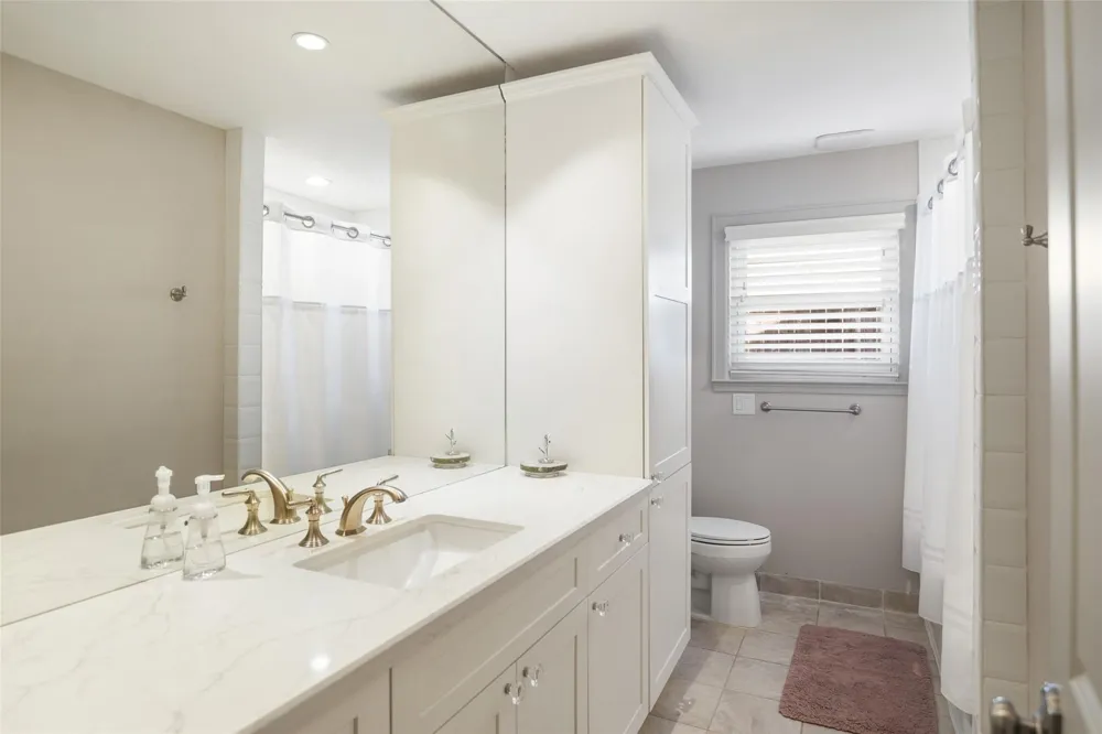 5058 Yarwell Drive Houston, TX 77096