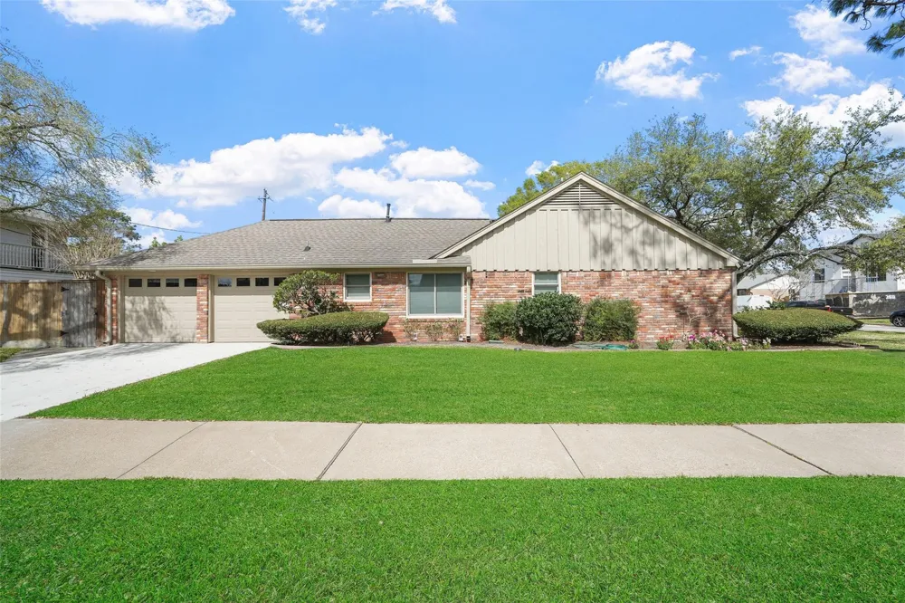 5058 Yarwell Drive Houston, TX 77096
