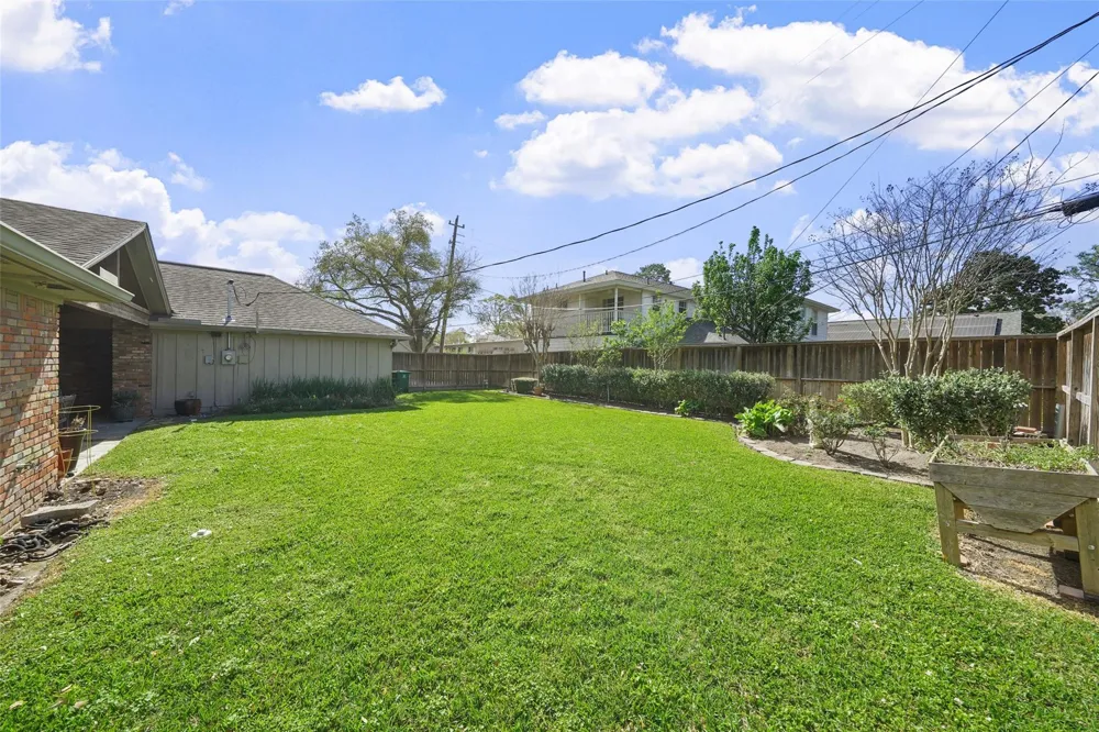 5058 Yarwell Drive Houston, TX 77096