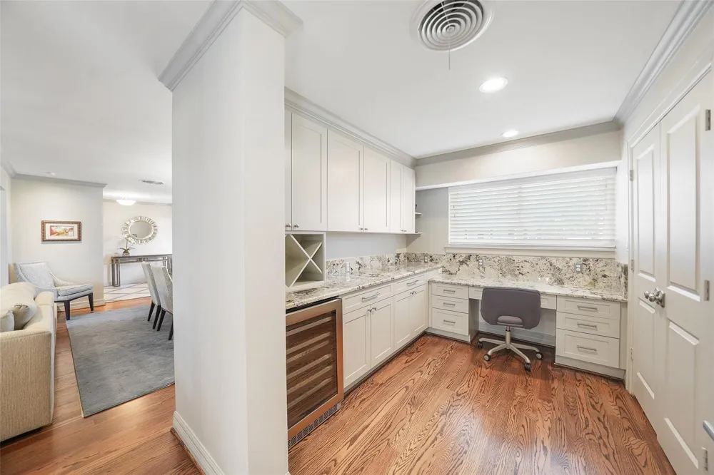5058 Yarwell Drive Houston, TX 77096