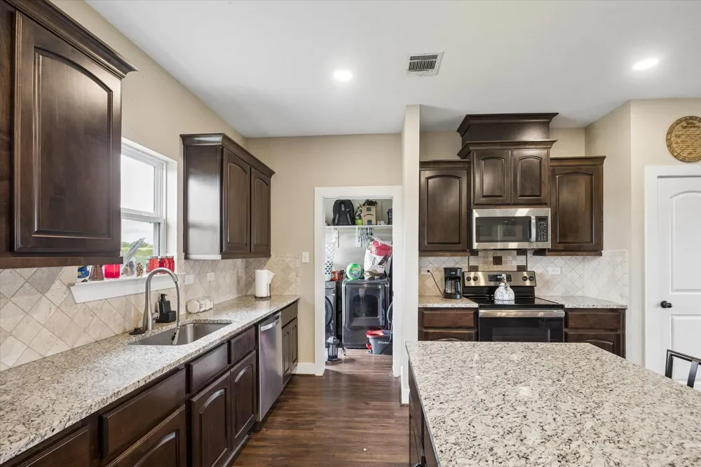 1687 Fm 949 Road Sealy, TX 77474