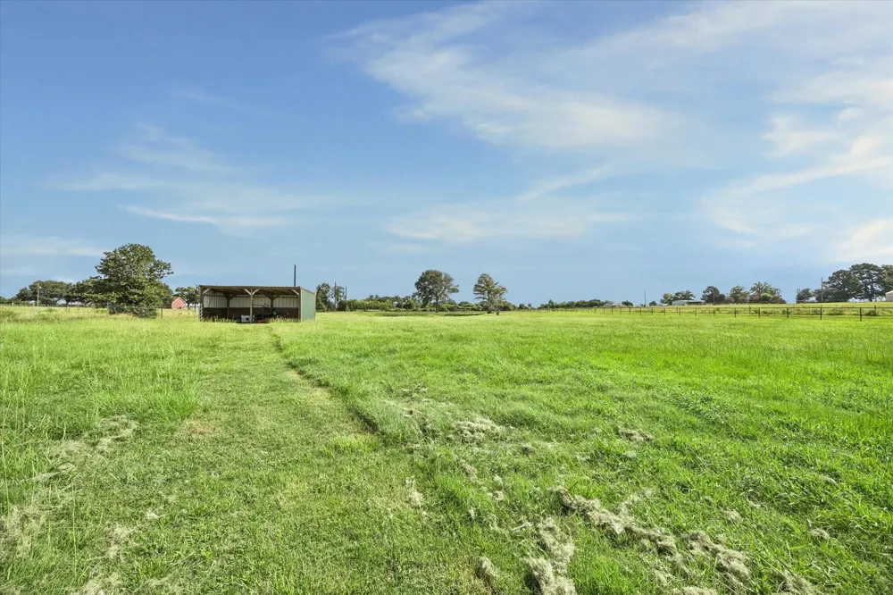 1687 Fm 949 Road Sealy, TX 77474