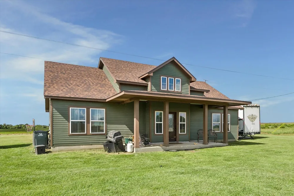 1687 Fm 949 Road Sealy, TX 77474