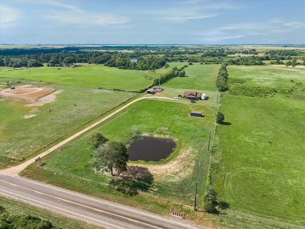 1687 Fm 949 Road Sealy, TX 77474