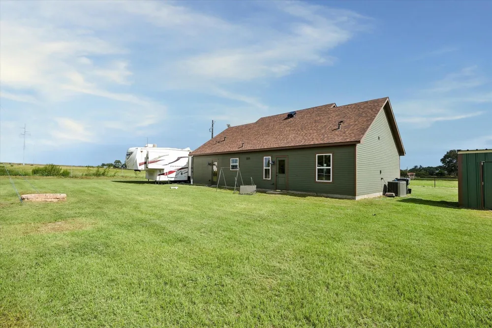 1687 Fm 949 Road Sealy, TX 77474
