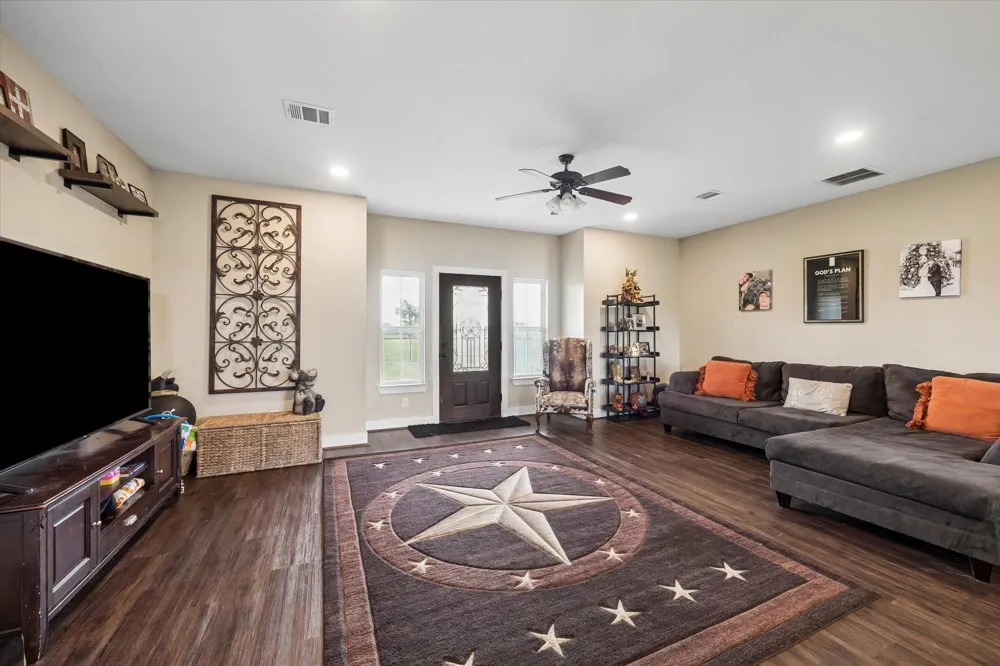 1687 Fm 949 Road Sealy, TX 77474