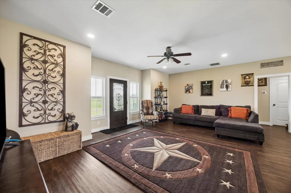 1687 Fm 949 Road Sealy, TX 77474