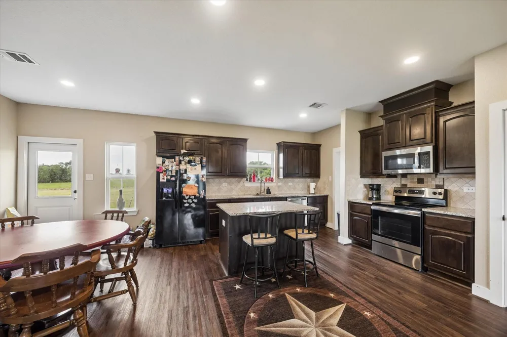 1687 Fm 949 Road Sealy, TX 77474