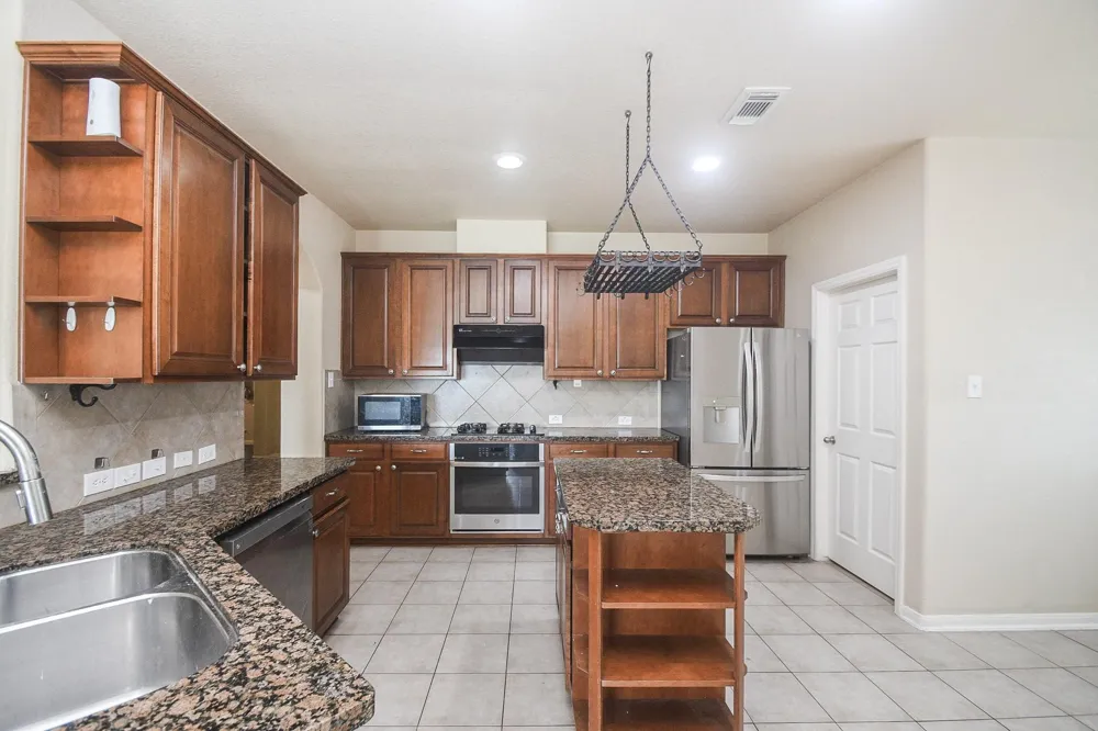 6006 Lamb Creek Missouri City, TX 77459