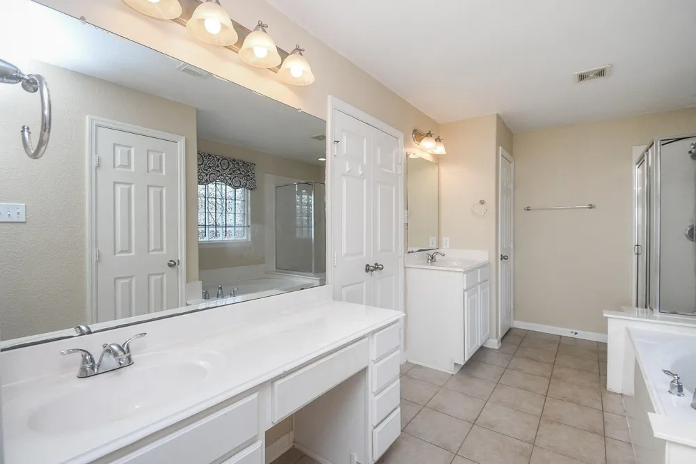 6006 Lamb Creek Missouri City, TX 77459