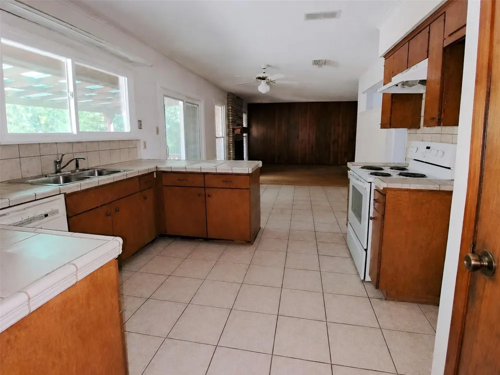 10104 Pond View Circle Austin, TX 78753