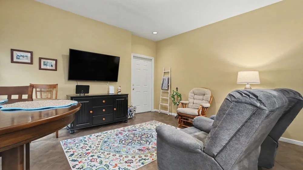 1310 E James Street #6 Baytown, TX 77520