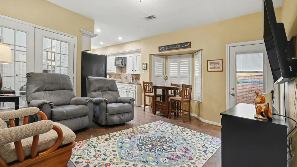 1310 E James Street #6 Baytown, TX 77520