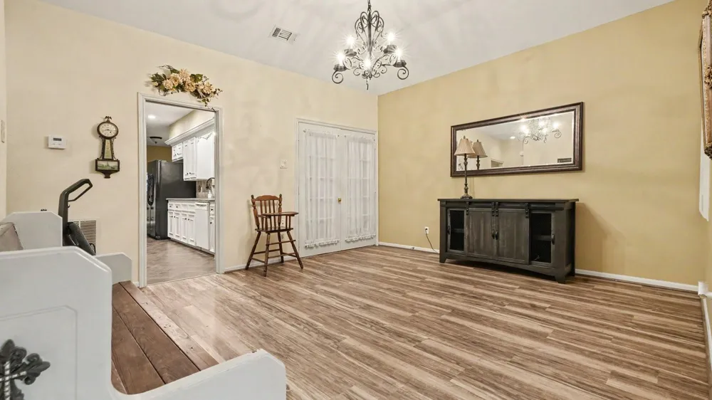 1310 E James Street #6 Baytown, TX 77520