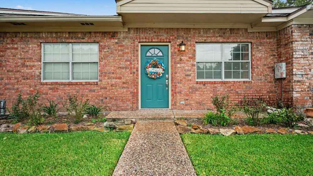1310 E James Street #6 Baytown, TX 77520